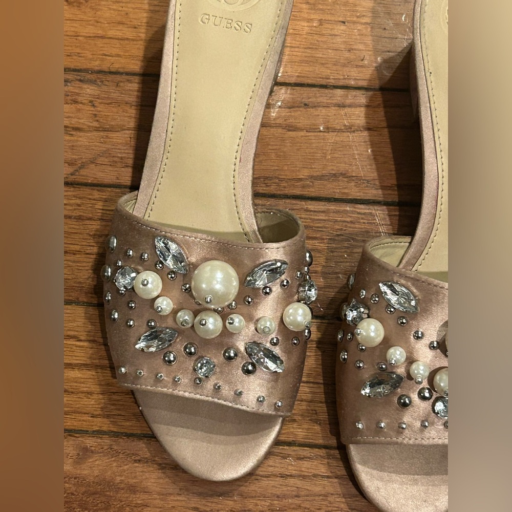 Guess Pink pearl & rhinestone Embellished Mules size 8 - Picture 3 of 12